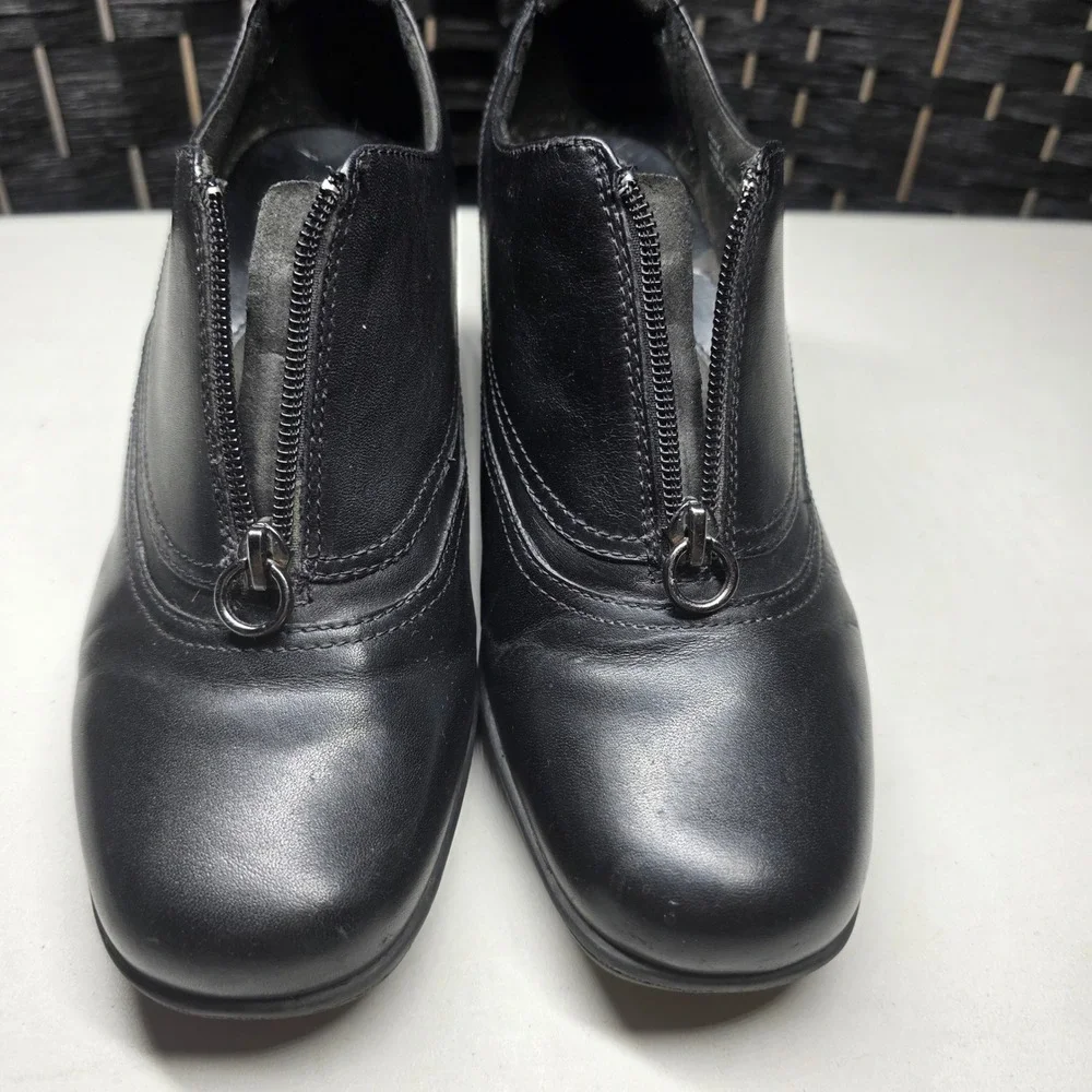 Clarks Bendables Black Leather Zip Front Ankle Booties Shooties 9.5M 80464